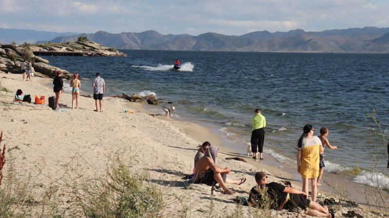 Бархатный сезон на грани: куда ехать, если Крым под атакой, а Сочи — как Мальдивы