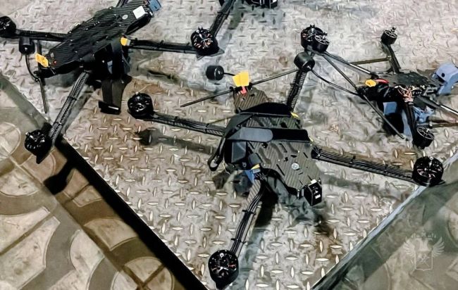 Цели ввоза непонятны: в фурах из Китая обнаружили почти 3 тыс. дронов и комплектующих