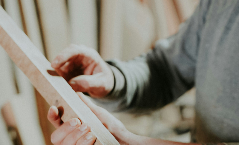 Как утеплить дом из бруса: выбор материалов и технологии