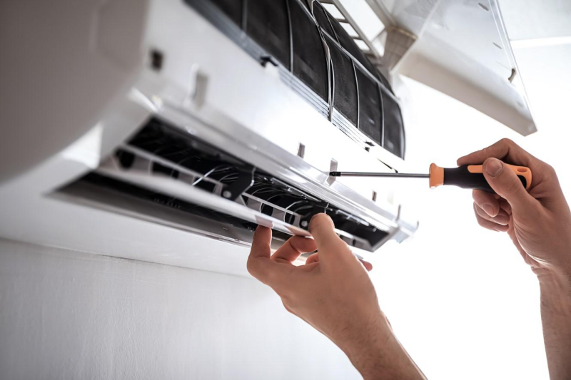 Как включить кондиционер на обогрев и при какой температуре: 3 способа