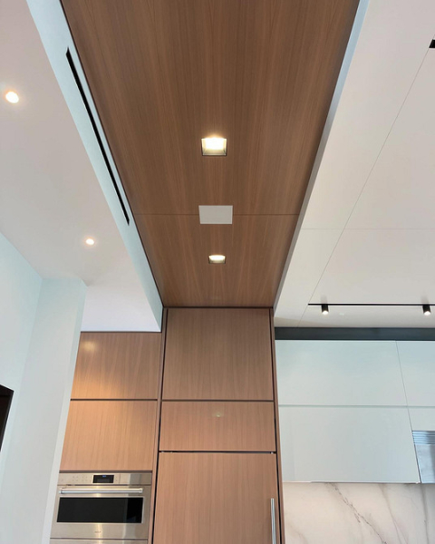 Какой потолок сделать на кухне: 7 практичных вариантов и 80 фотопримеров