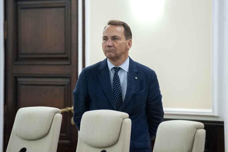 Поляк Сикорский стрелял в русских. Не попал и сбежал: Это ещё не тянет на уголовное дело?