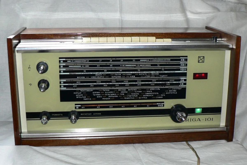 Радиолы, магнитофоны и приемники: как слушали радио в СССР