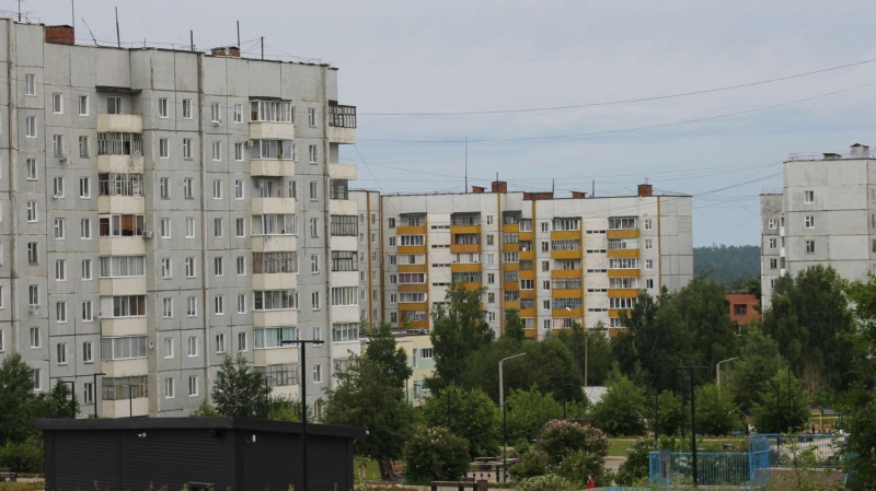 Семейным — покупать, а бездетным — ждать два года. Рынок недвижимости осенью-2025