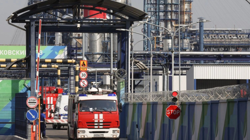 Скоро на всех АЗС страны: бензин по талонам или дорого. Горючке разрешили дорожать