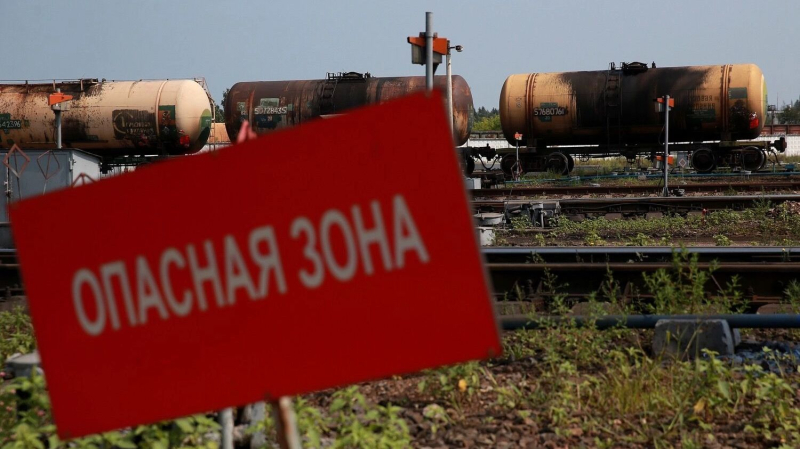 Скоро на всех АЗС страны: бензин по талонам или дорого. Горючке разрешили дорожать