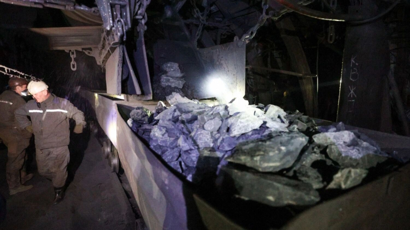 Убыточные шахты — закрыть, горняков — разогнать. Углепром вернулся в кризис 90-х