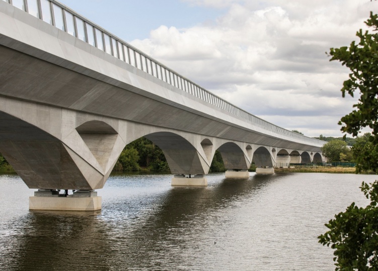 В Великобритании построили самый длинный железнодорожный мост