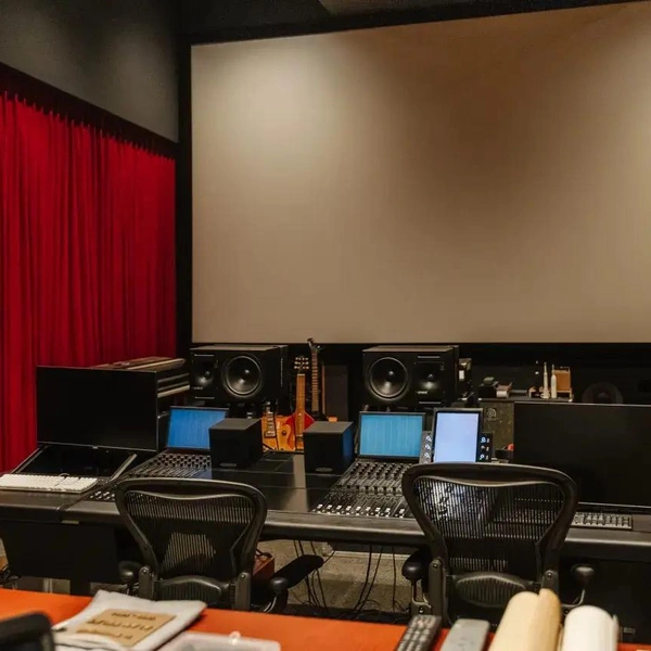 Вигвам мастера: посмотрите, как выглядит калифорнийское поместье Дэвида Линча стоимостью  млн (15 фото)