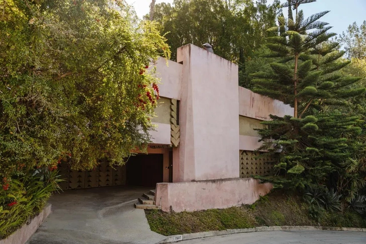 Вигвам мастера: посмотрите, как выглядит калифорнийское поместье Дэвида Линча стоимостью  млн (15 фото)