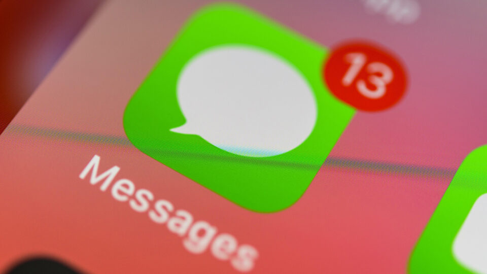 Проблемы с доставкой SMS могут быть как в мобильном телефоне, так и в SIM-карте. Фото: globallookpress