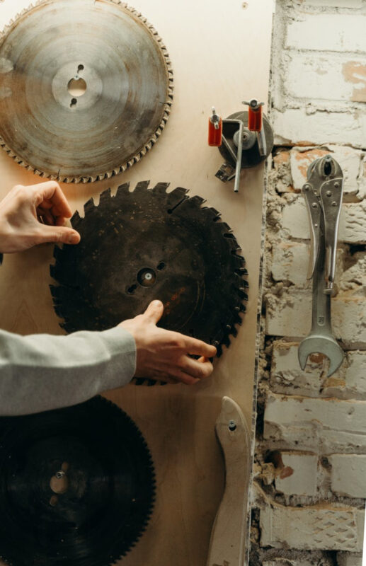 пила для вырезки виниловой плитки