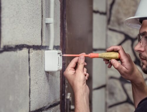 Как выбрать сечение кабеля для подключения коттеджа к электросети