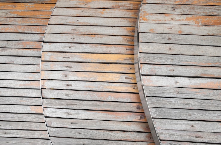 Укладка террасной доски из лиственницы